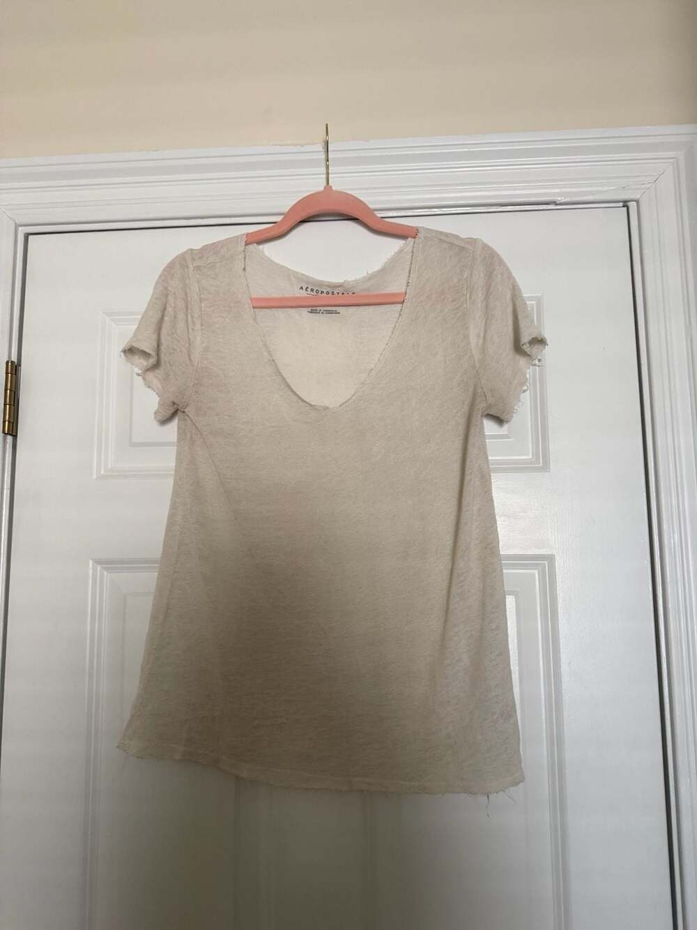 Aeropostale Short Sleeve V-Neck T-Shirt Size XS/Tan